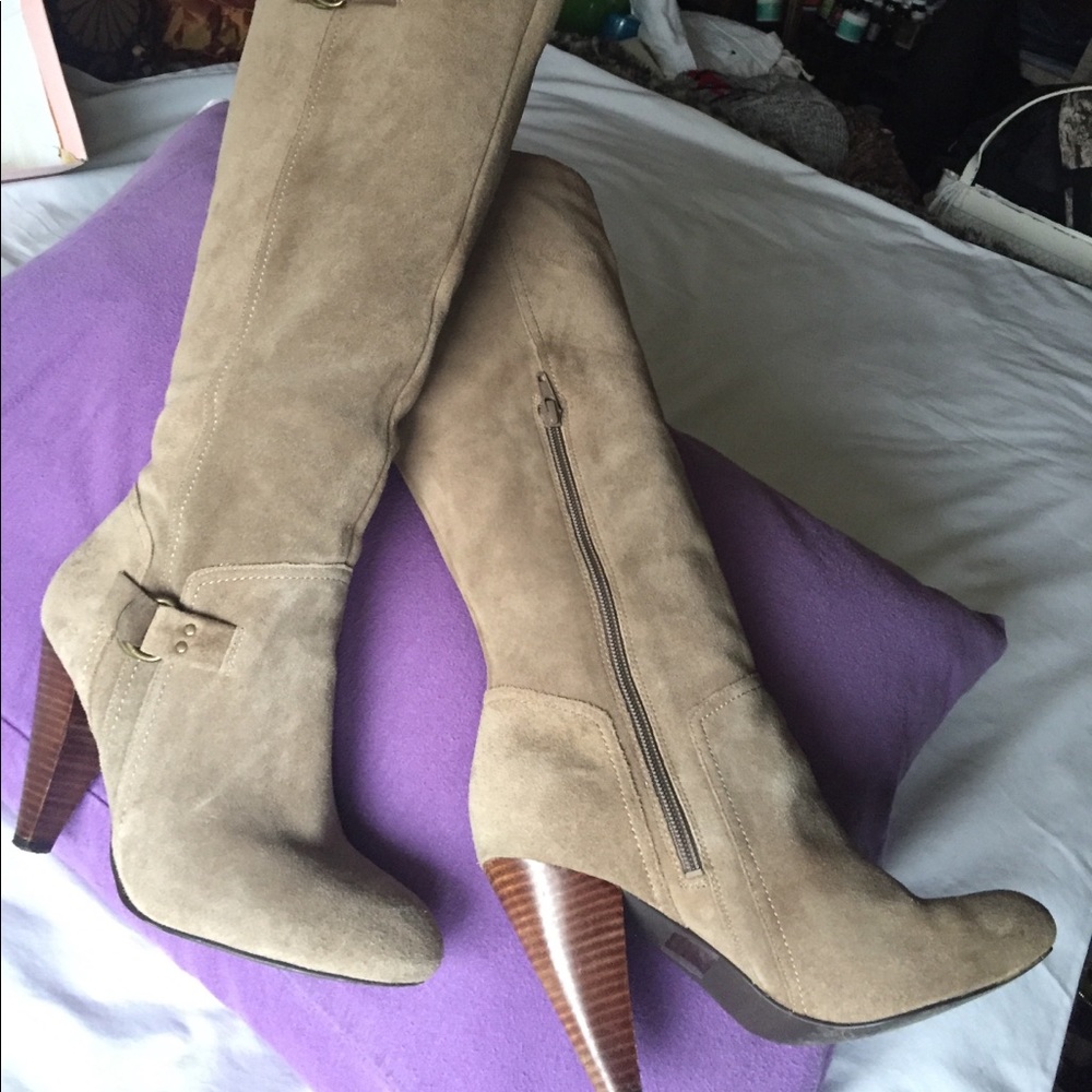 BCBG Quality Leather Boots